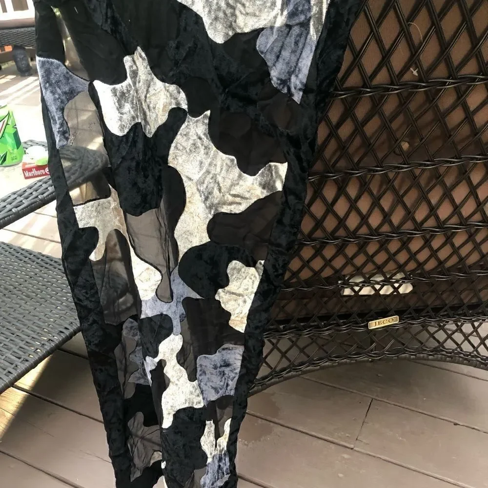 Authentic cocoon house scarf.